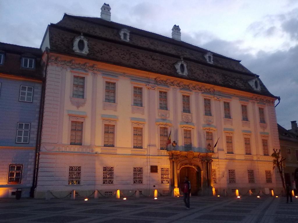 Central City Ap Sibiu Exteriör bild